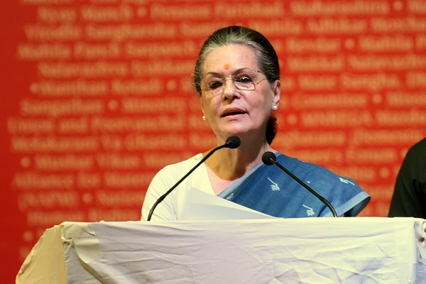 Sonia takes safe route of CWC on tie-up with Sena 