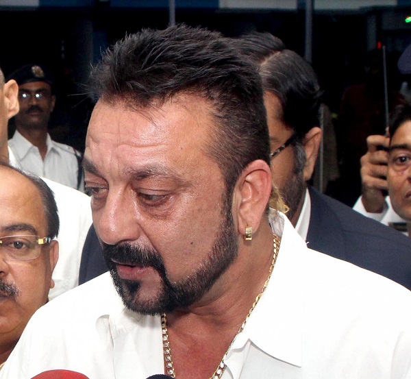 Sanjay Dutt to have initial treatment in Mumbai: Maanayata issues